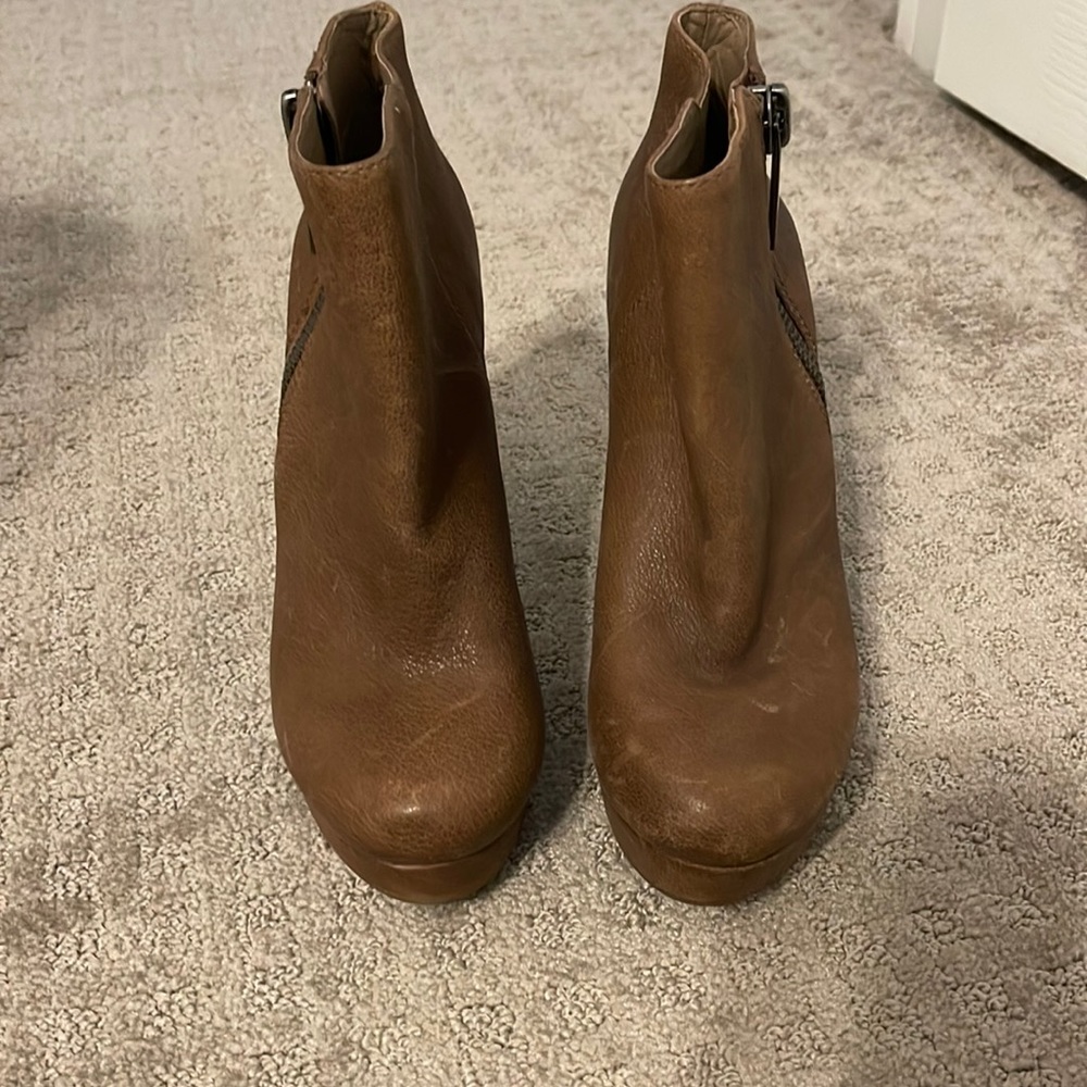 BNWT Gianni Bini Booties size 6.5